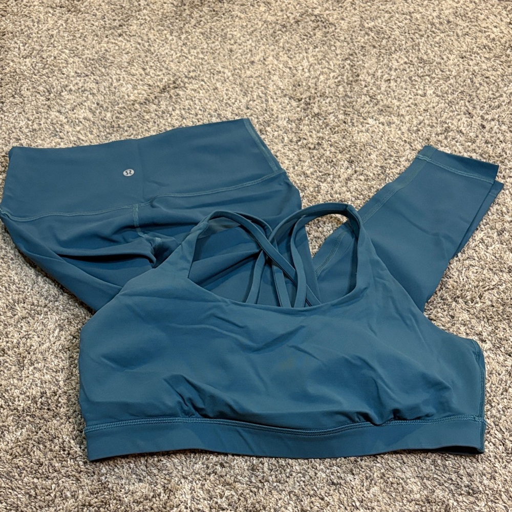 Lululemon Athletica Blue Sports Bra and Leggings